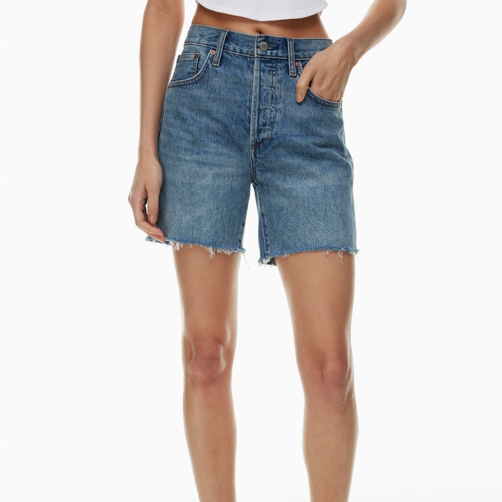 Aritzia Denim Forum Yoko mid thigh shorts